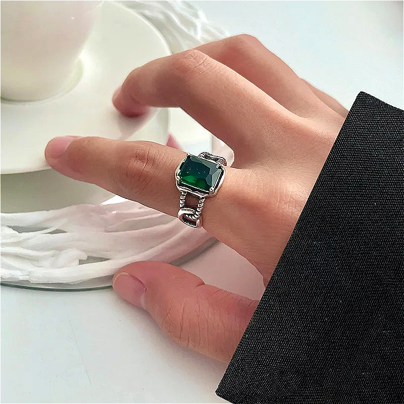 Vintage Fashion Influencers - Women's Light Luxury Influencer-Style Ring -