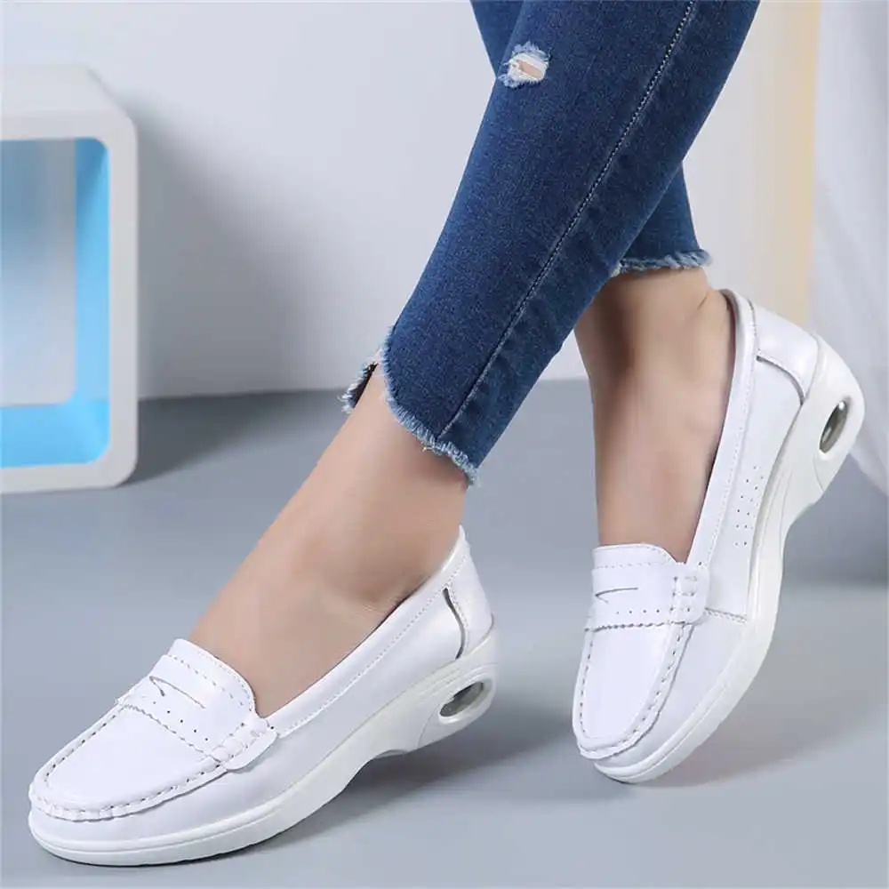 Thick Sole Slipon White Traine - Vintage Fashion Collecting And Wearing Designer Classics avaliação e preço