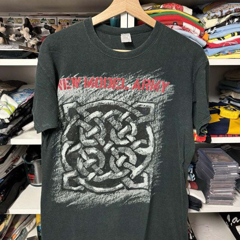 Reprint New Model Army 90S Vin - Band Tee Faded 90S avaliação e preço