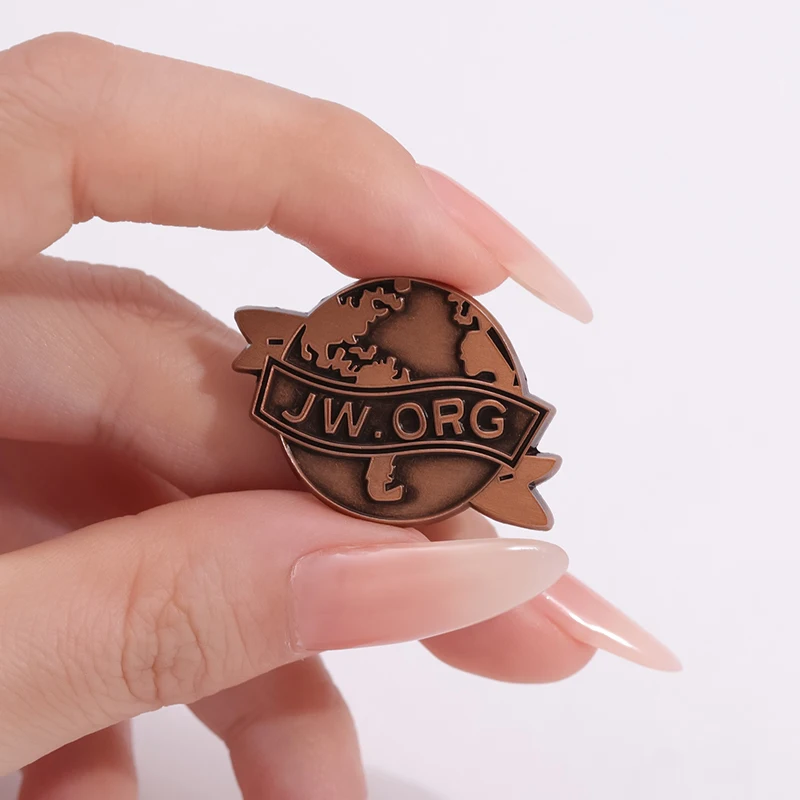 Retro Earth Brooch JW.ORG Enam - Vintage Fashion Org avaliação e preço