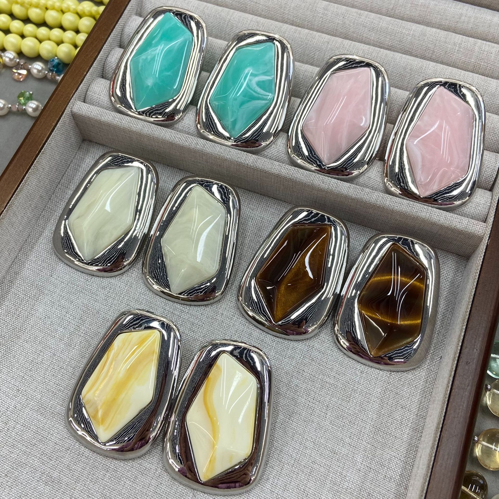 2026 Vintage Fashion Stone Ear - Vintage Fashion Influencers avaliação e preço