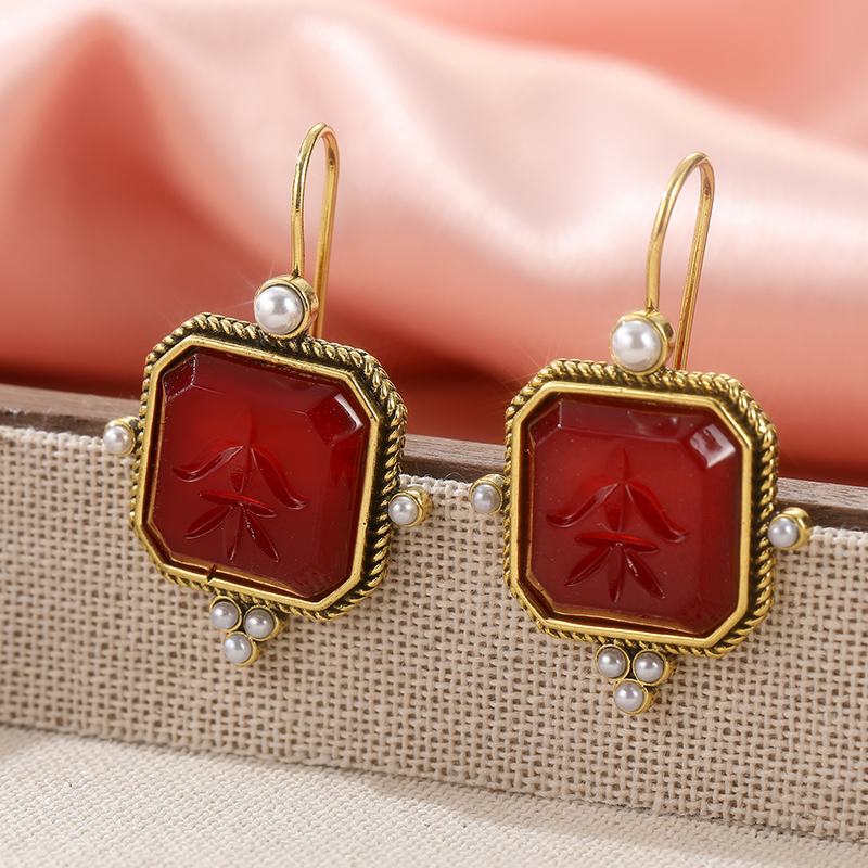 Red Earrings Earrings, Golden  - Vintage Victorian Fashion avaliação e preço